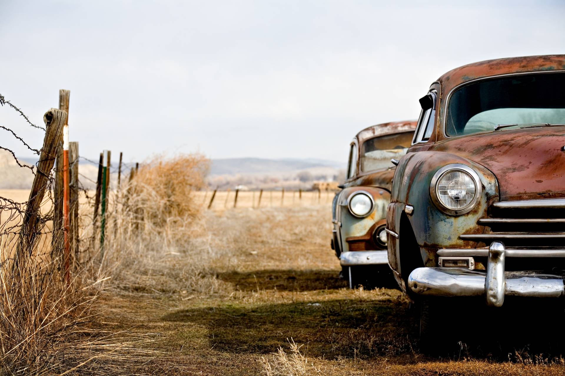 Papermoon Fototapete »Vintage Rusting Cars« Papermoon Fototapete »Vintage Rusting Cars« von Papermoon