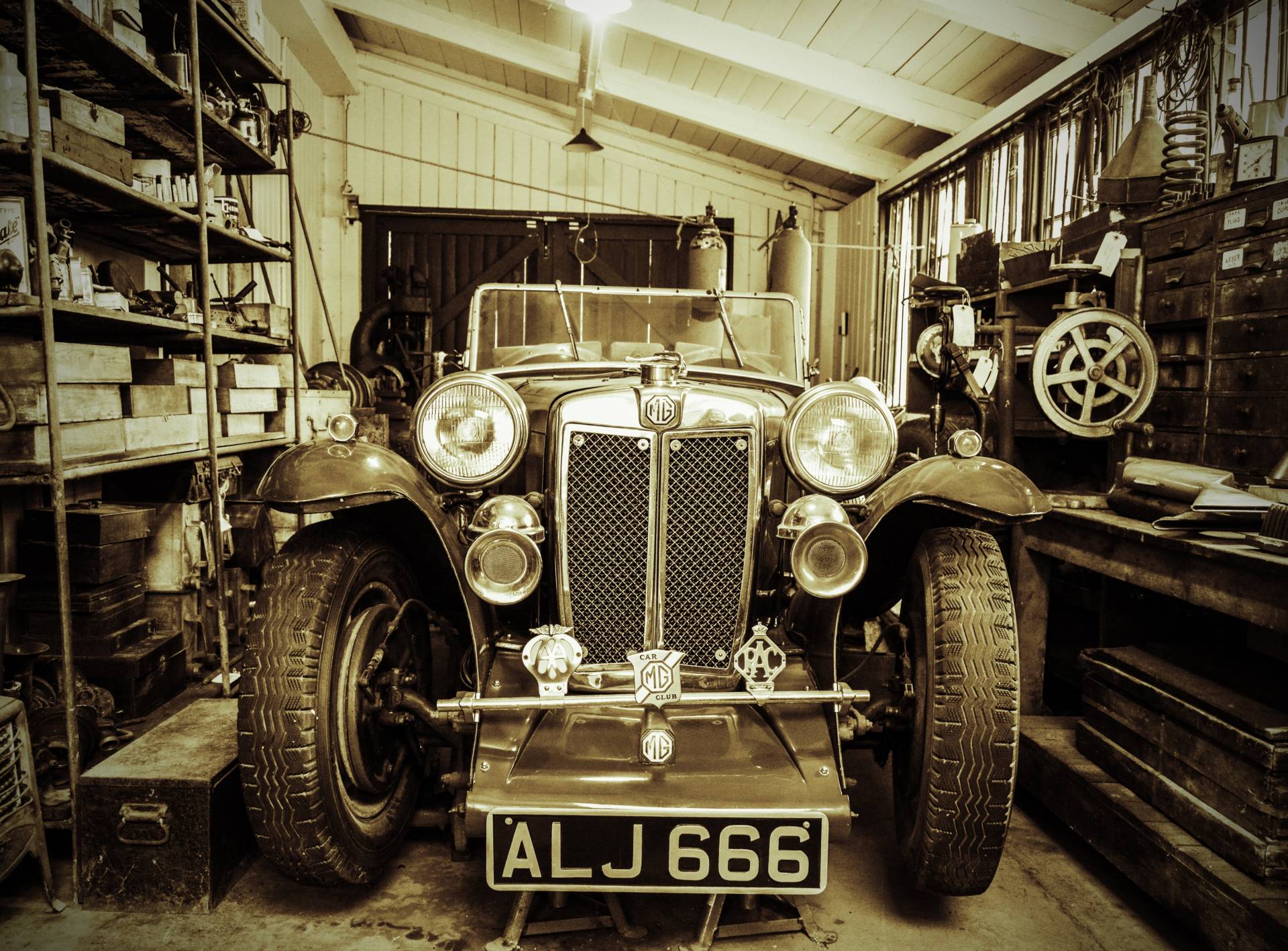Papermoon Fototapete »Vintage Sports Car« Papermoon Fototapete »Vintage Sports Car« von Papermoon