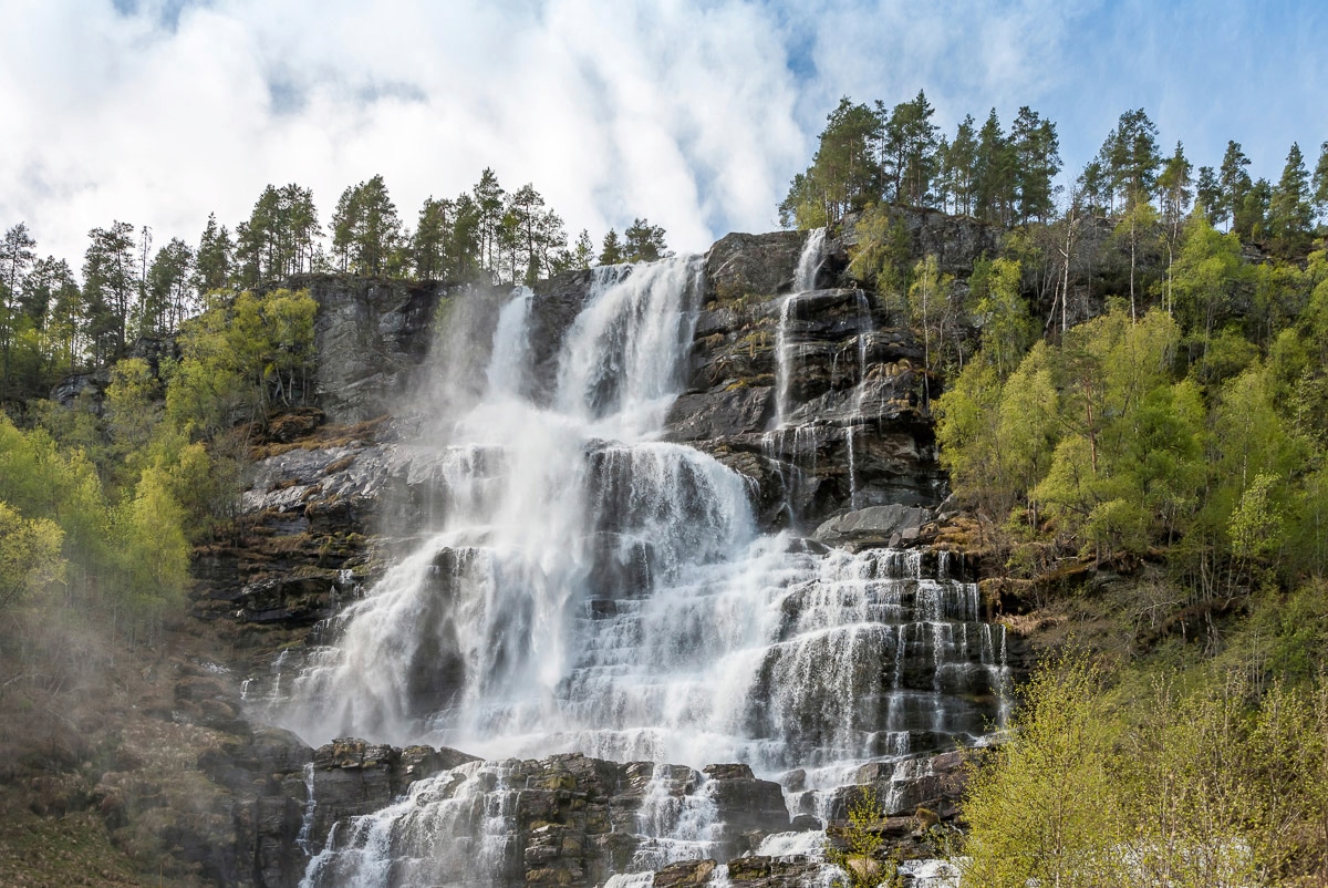 Papermoon Fototapete »Wasserfall« von Papermoon