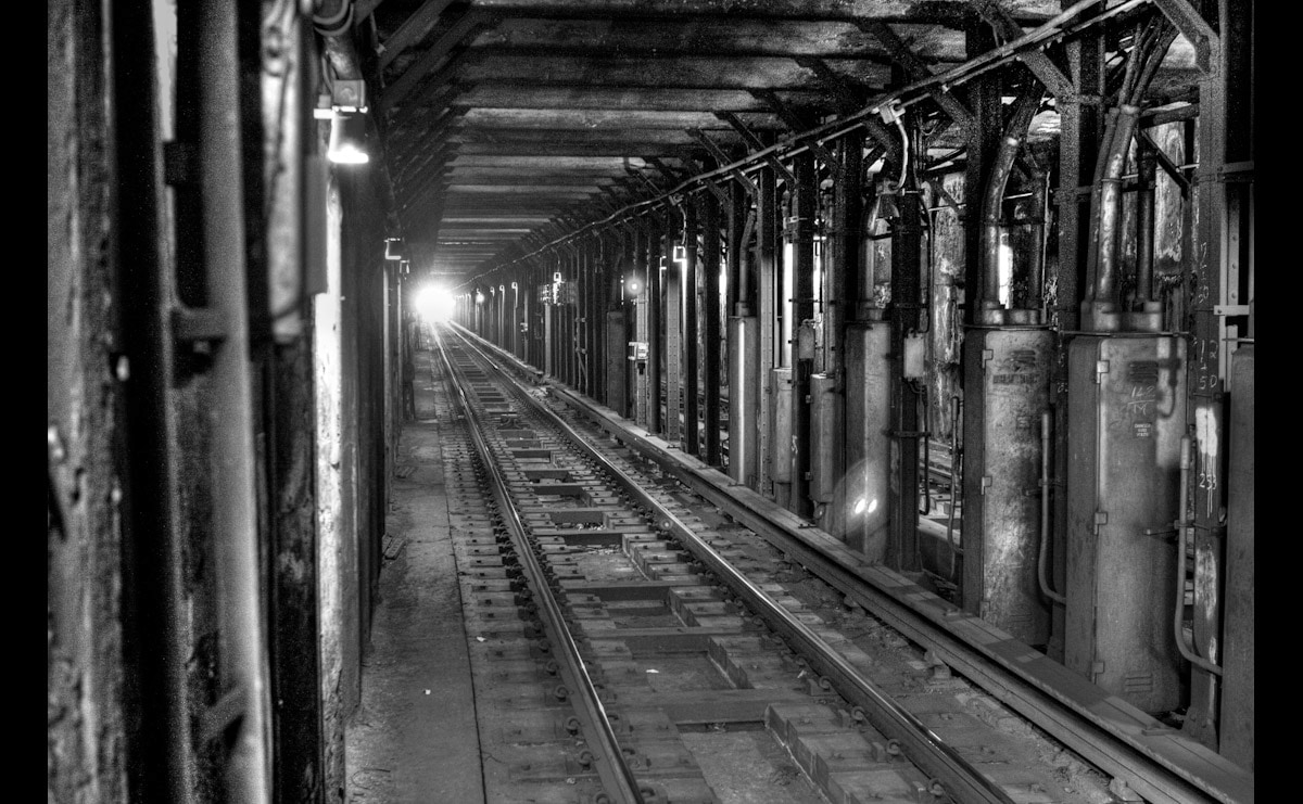 Papermoon Fototapete »Zugschienen« Papermoon Fototapete »Zugschienen« von Papermoon