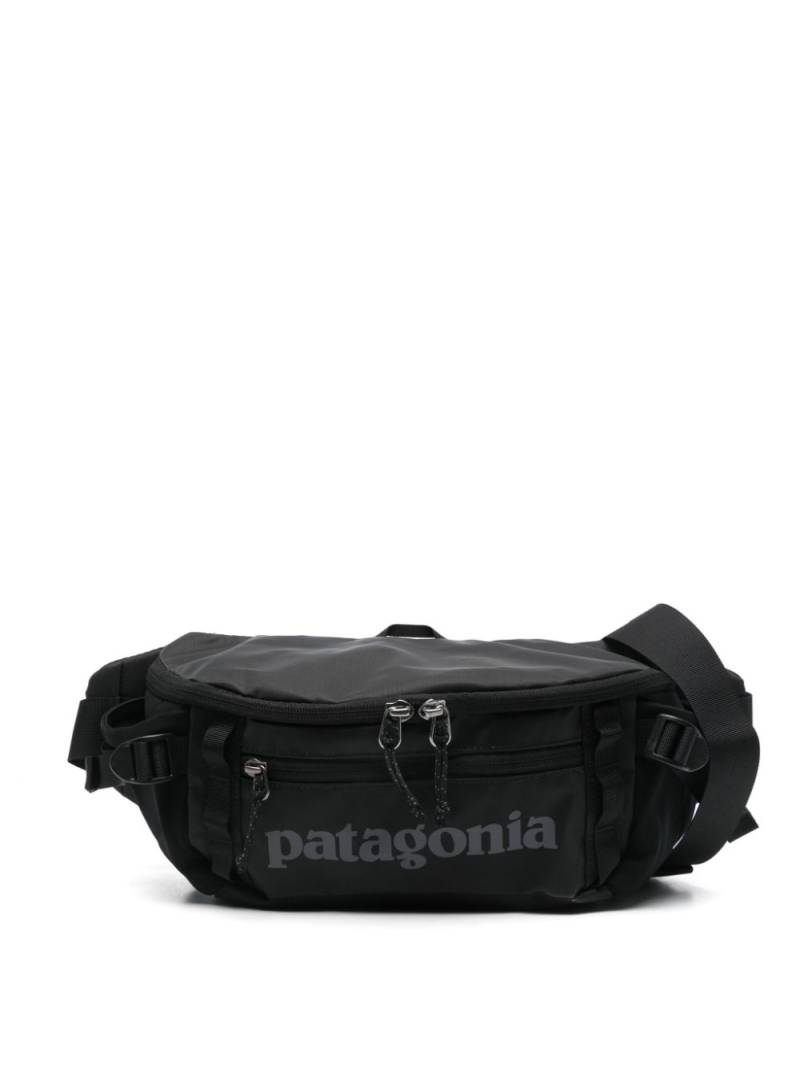 Patagonia logo-print belt bag - Black von Patagonia