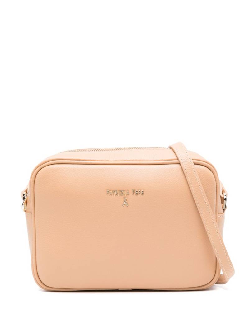 Patrizia Pepe logo-lettering leather cross body bag - Neutrals von Patrizia Pepe