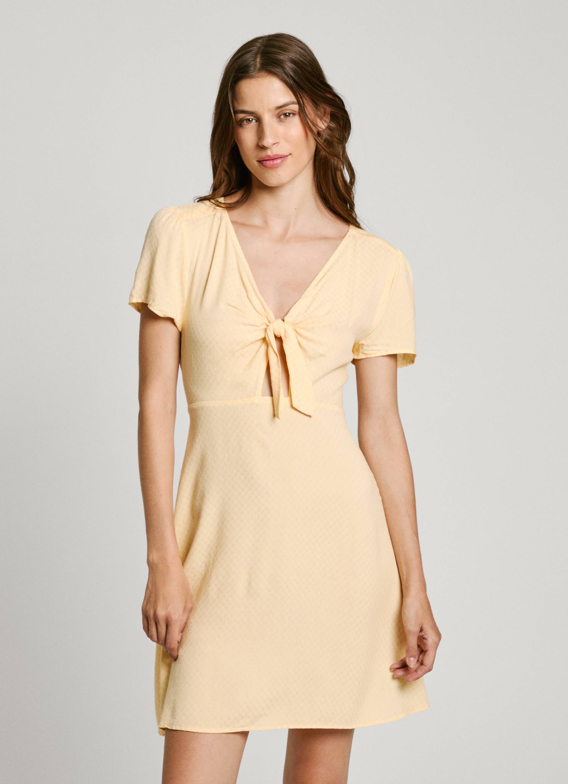 Pepe Jeans Sommerkleid »NANI«, mit Knotendetail am Ausschnitt Pepe Jeans Sommerkleid »NANI«, mit Knotendetail am Ausschnitt von Pepe Jeans