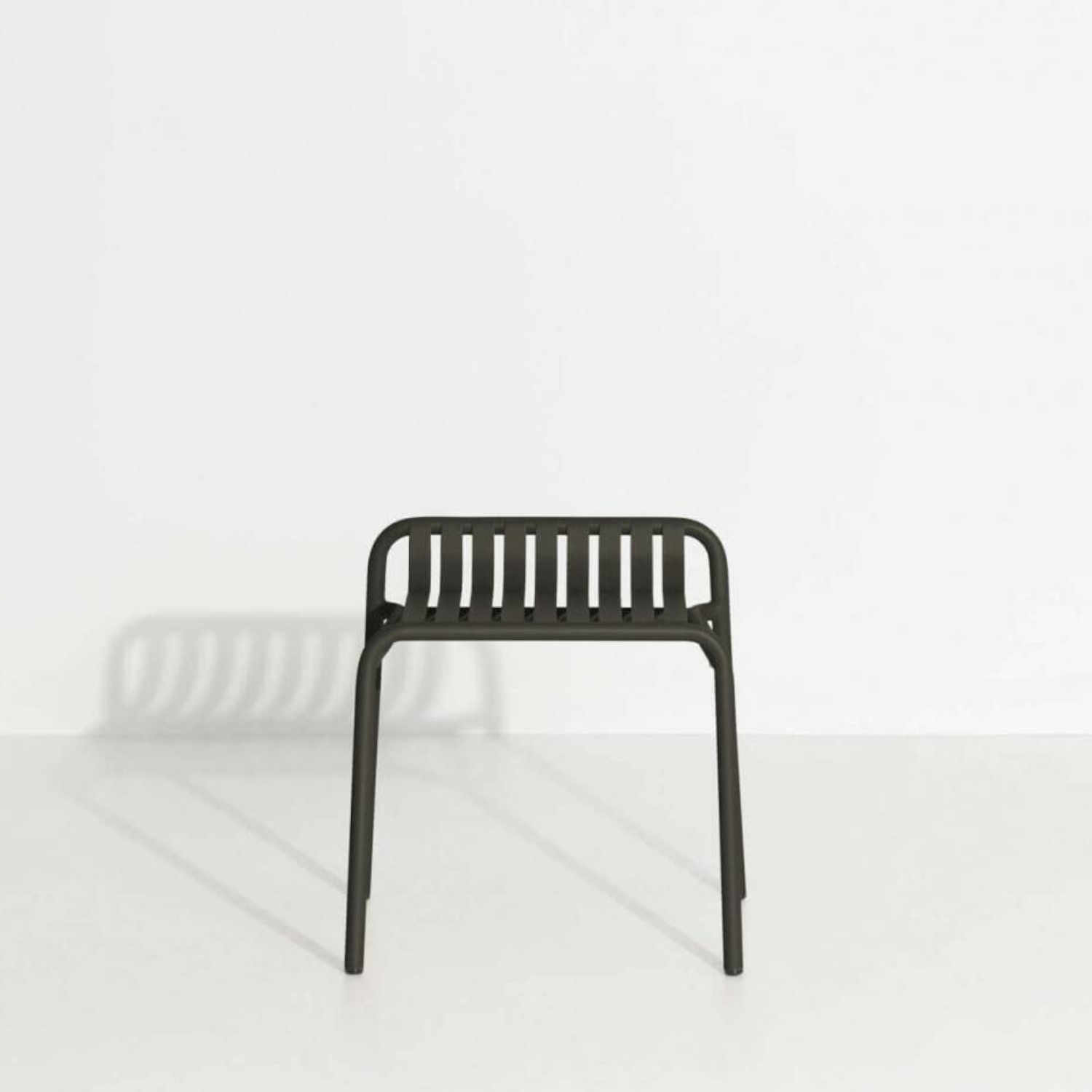 Week-End Stool Hocker, Farbe schwarz von Petite Friture