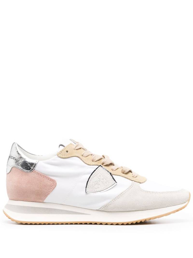 Philippe Model Paris logo patch lace-up sneakers - White von Philippe Model Paris