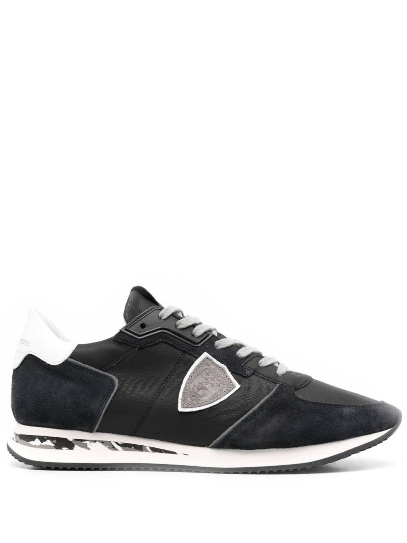 Philippe Model Paris logo-patch lace-up sneakers - Black von Philippe Model Paris