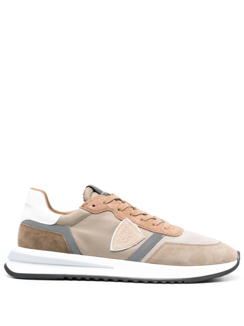 Philippe Model Paris logo-patch low-top sneakers - Neutrals von Philippe Model Paris