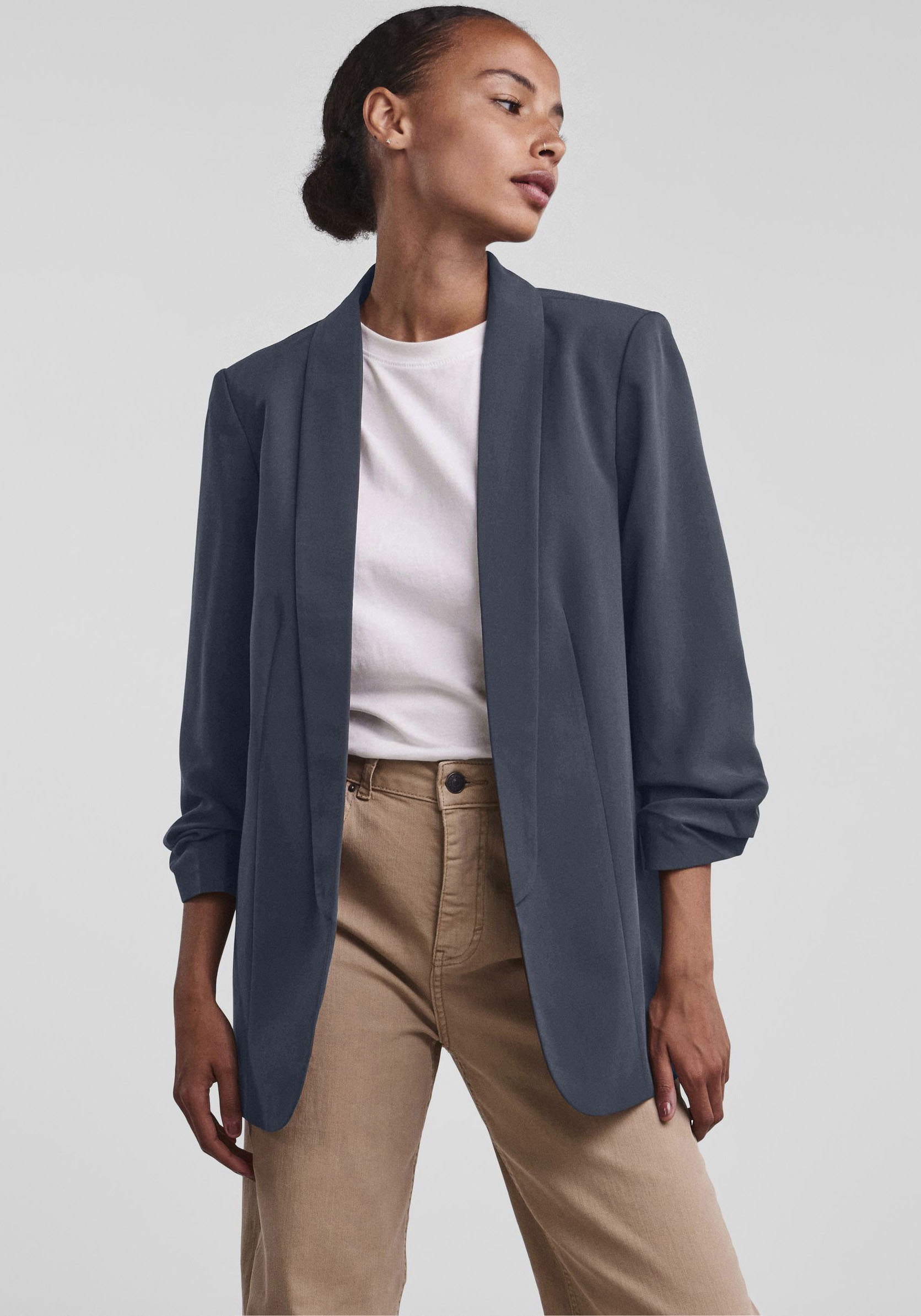 pieces Blusenblazer »PCBOSELLA 3/4 BLAZER NOOS«, mit Faltendetail am Ärmel pieces Blusenblazer »PCBOSELLA 3/4 BLAZER NOOS«, mit Faltendetail am Ärmel von Pieces