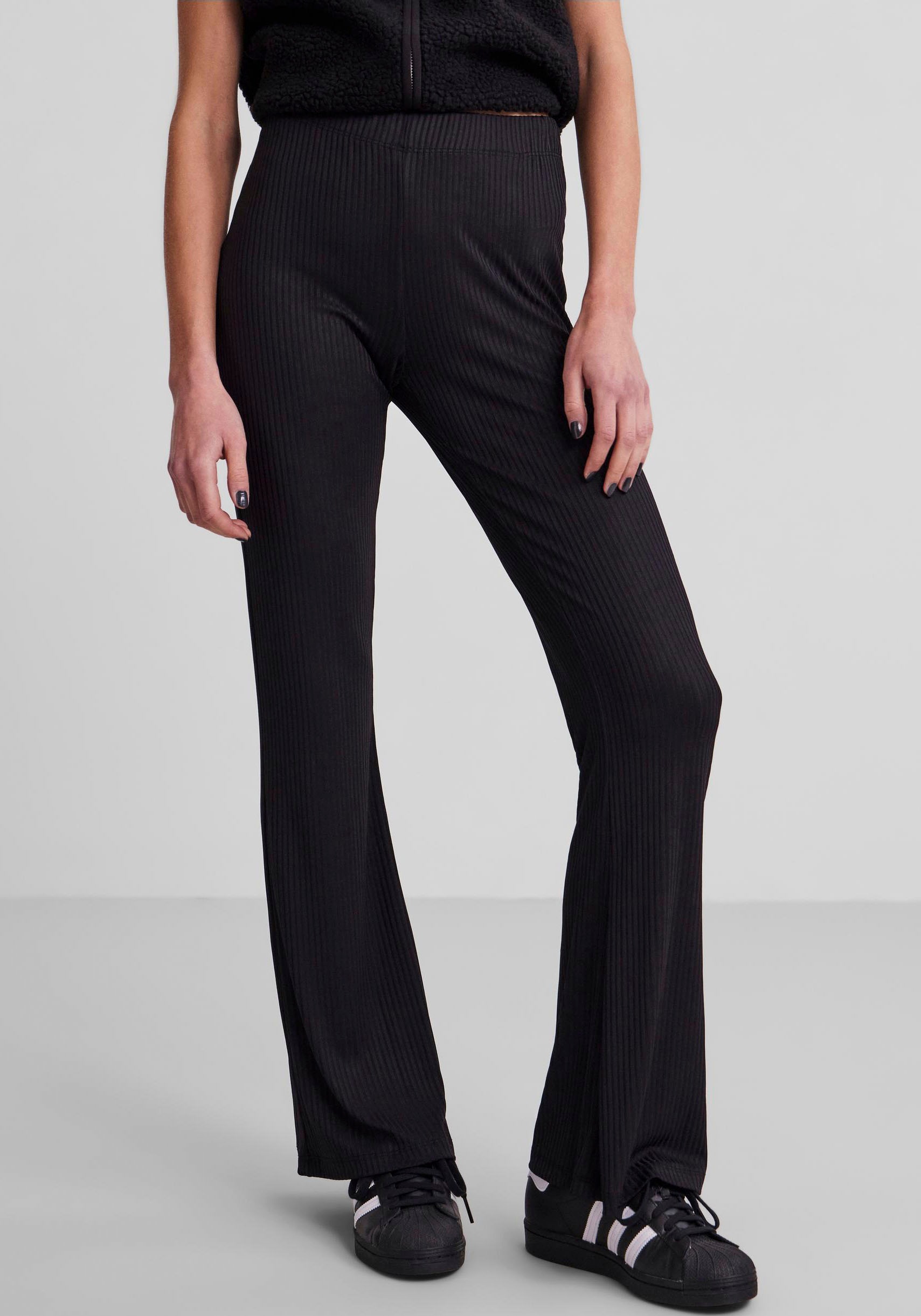 pieces Bootcuthose »PCTOPPY MW FLARED PANT NOOS«, Flared Style pieces Bootcuthose »PCTOPPY MW FLARED PANT NOOS«, Flared Style von Pieces