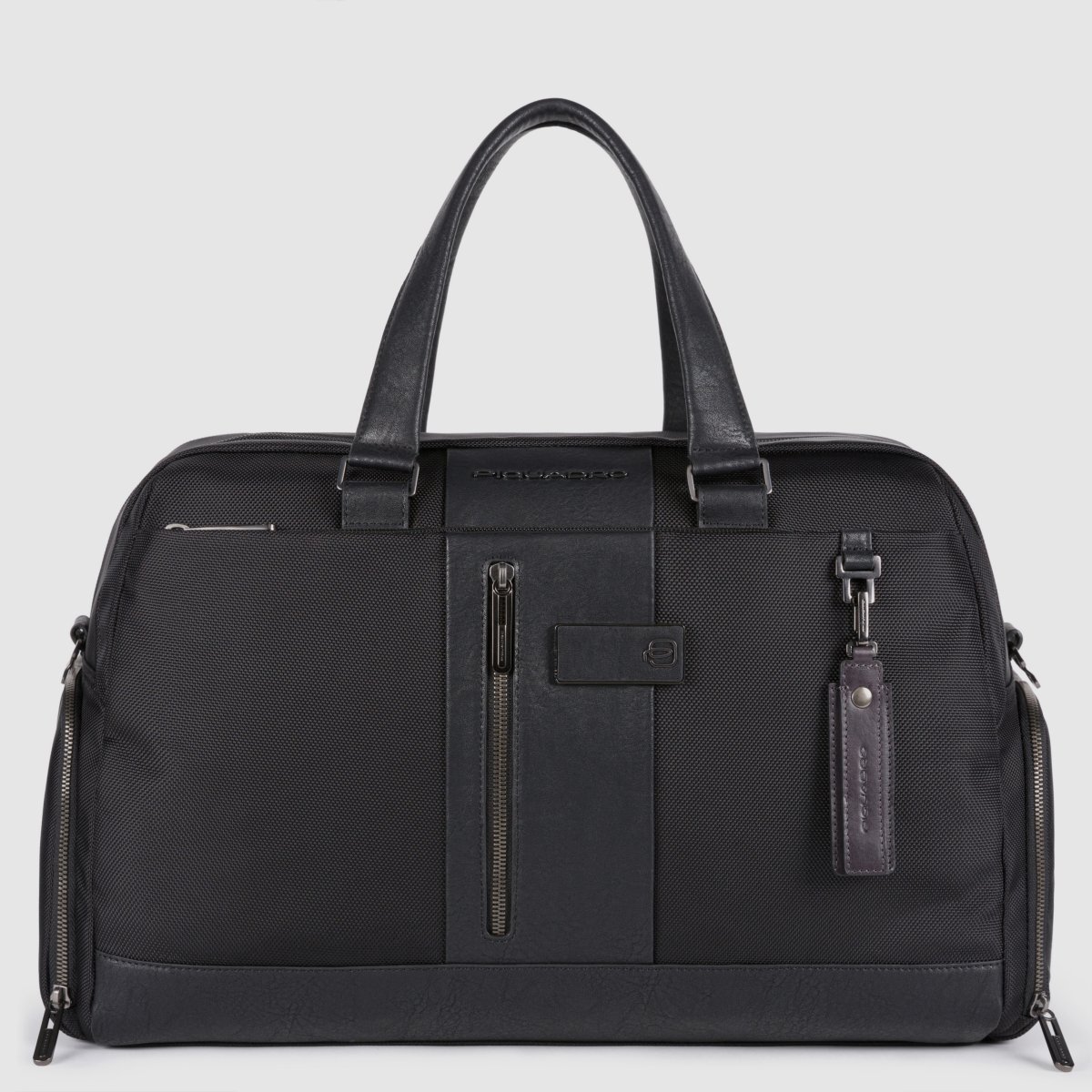 Brief 2 - Reisetasche aus recyceltem Stoff mit Schuhfach in Schwarz Brief 2 - Reisetasche aus recyceltem Stoff mit Schuhfach in Schwarz von Piquadro