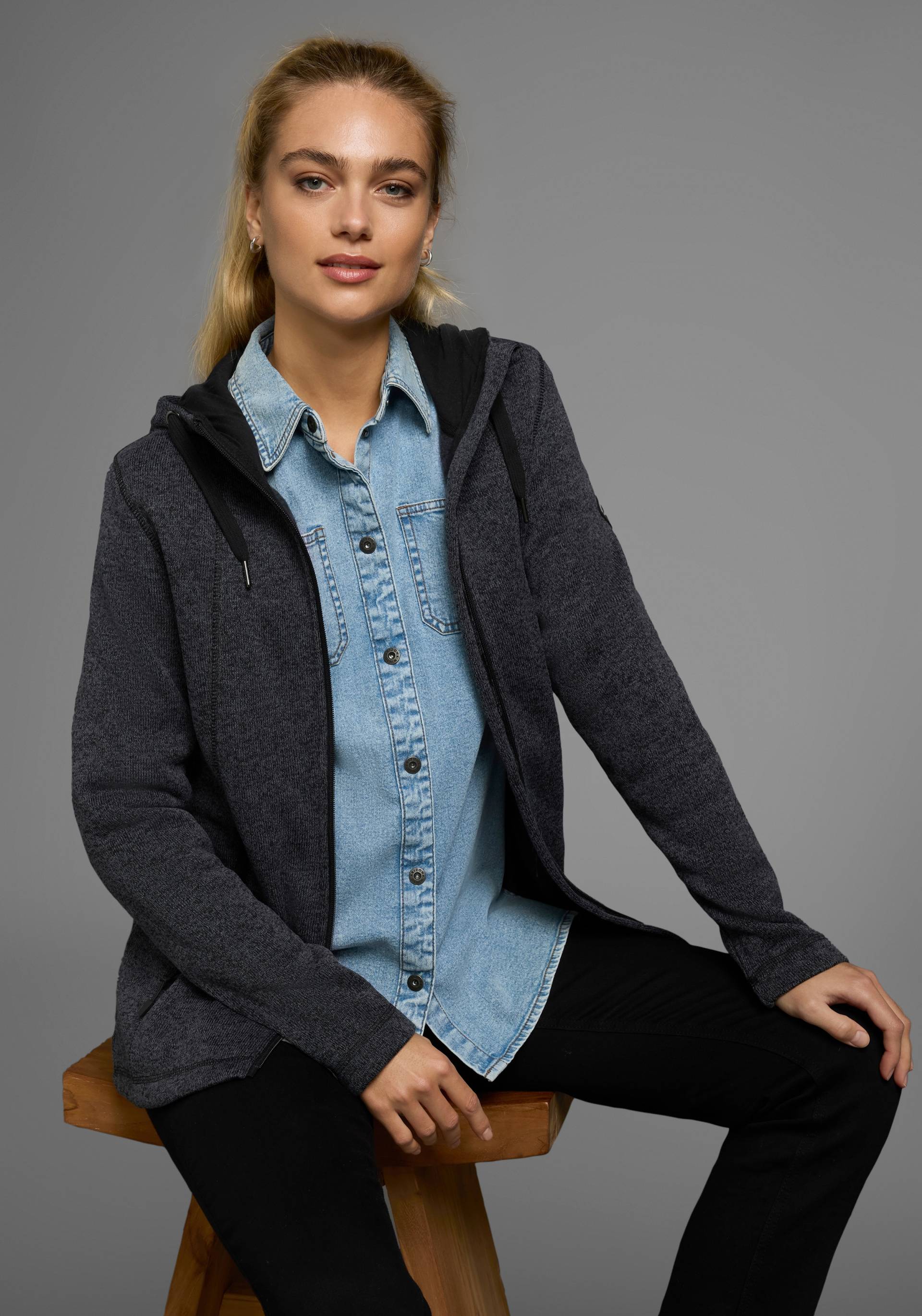 Polarino Strickfleecejacke, mit Kapuze, für kalte Tage, aus Strickfleece, sportlicher Stil Polarino Strickfleecejacke, mit Kapuze, für kalte Tage, aus Strickfleece, sportlicher Stil von Polarino