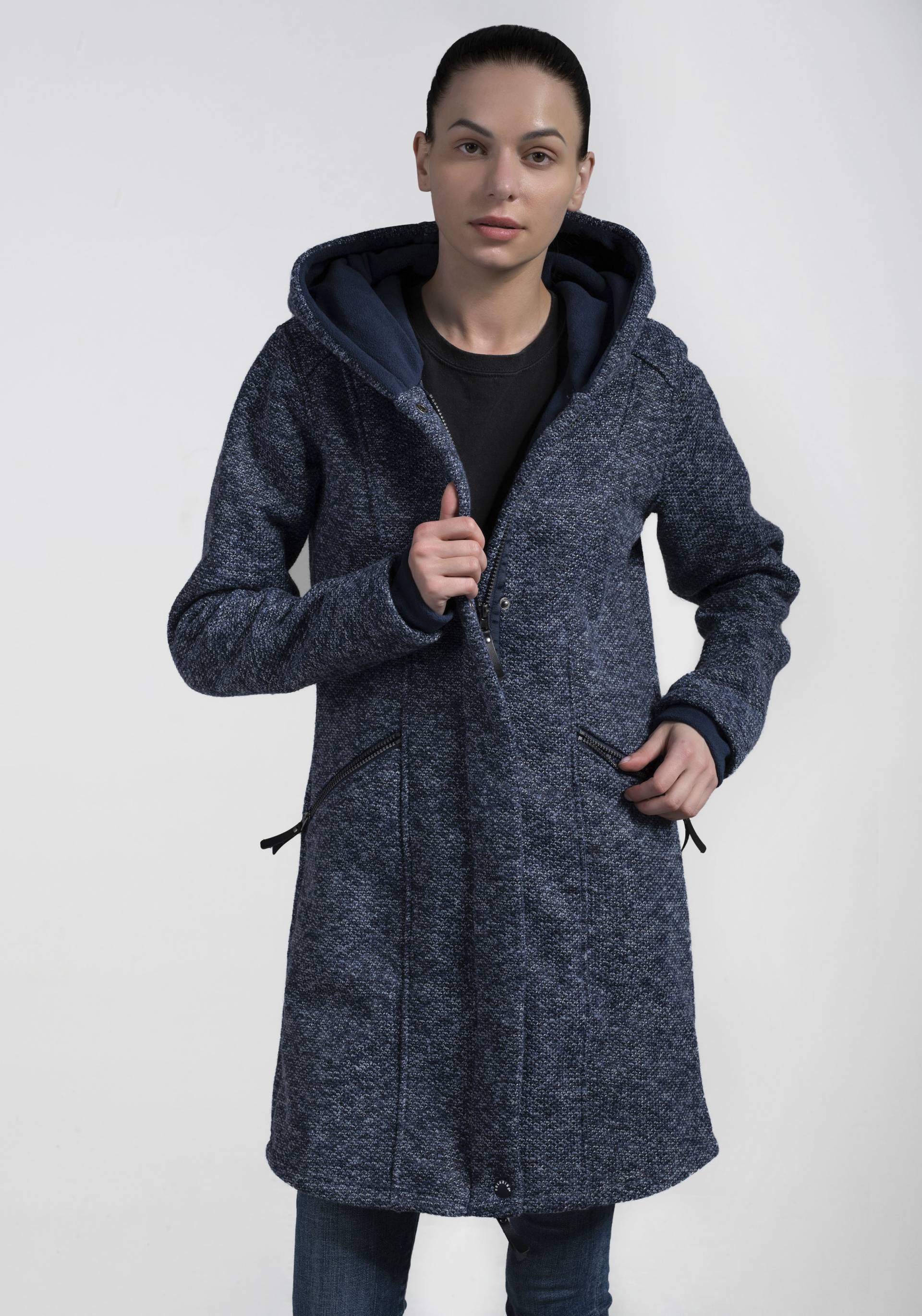 Polarino Strickmantel, atmungsaktiv und wärmeisolierend. Strickoptik aussen, Fleece innen. Polarino Strickmantel, atmungsaktiv und wärmeisolierend. Strickoptik aussen, Fleece innen. von Polarino