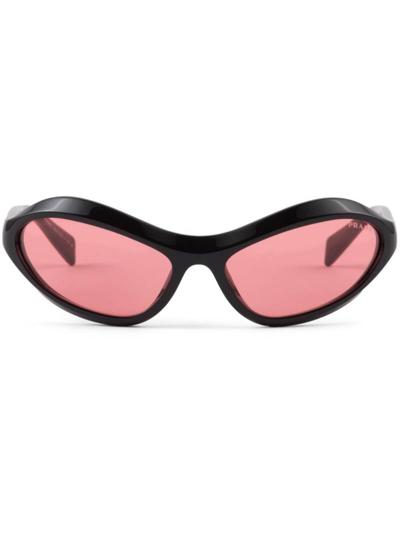 Prada Eyewear Swing cat-eye frame sunglasses - Black von Prada Eyewear