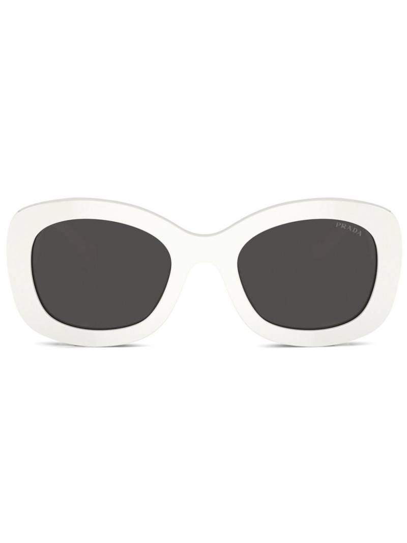 Prada Eyewear logo-embossed sunglasses - White von Prada Eyewear