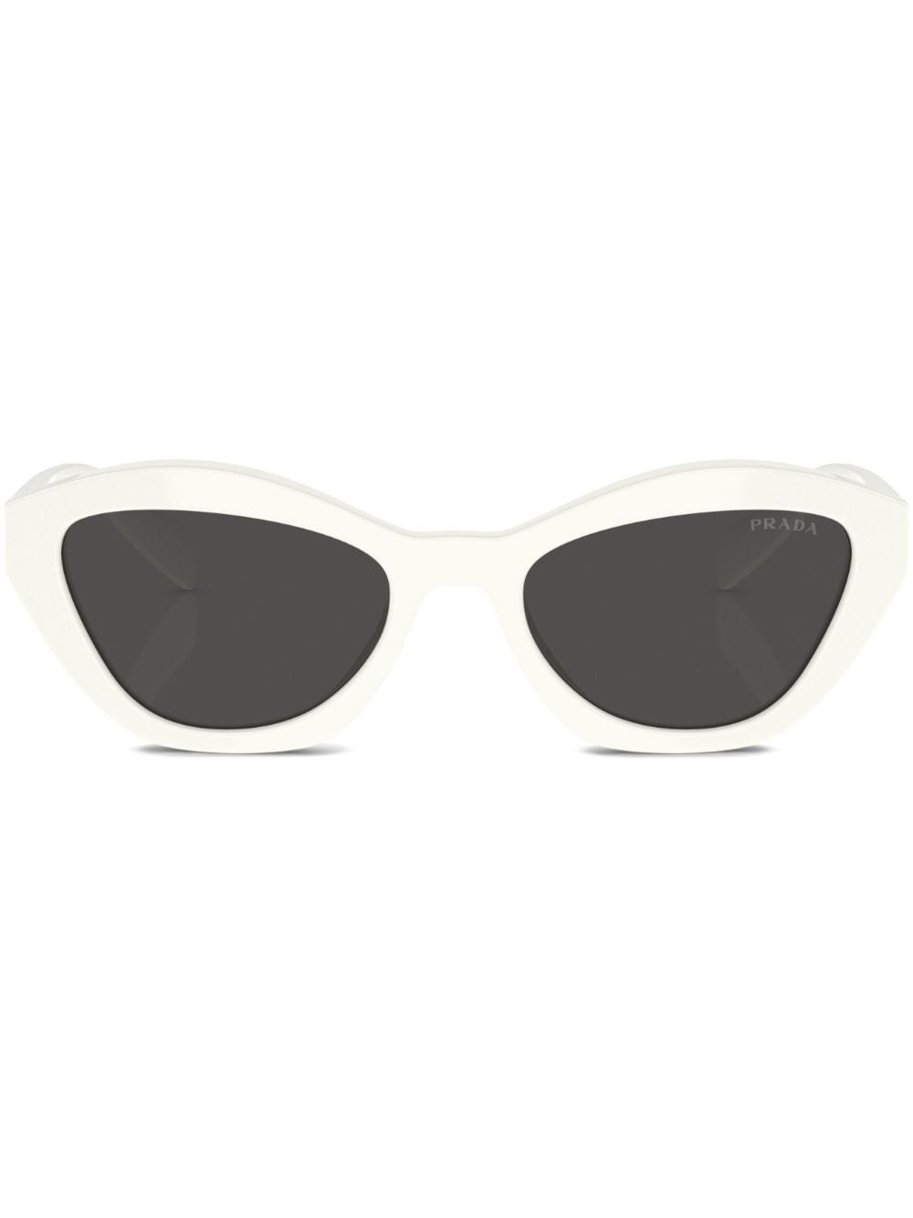 Prada Eyewear logo-lettering cat-eye sunglasses - White von Prada Eyewear
