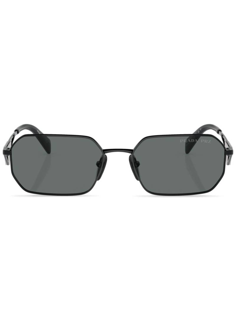 Prada Eyewear triangle-logo rectangular sunglasses - Black von Prada Eyewear