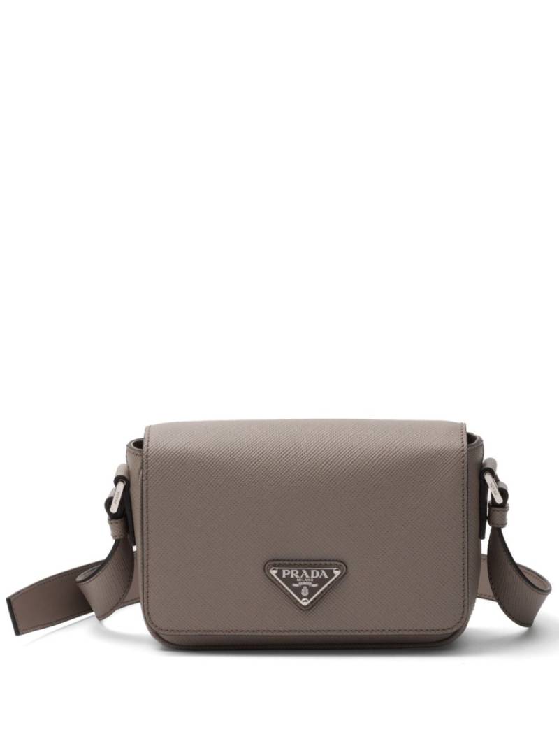 Prada Saffiano enamel triangle logo flap shoulder bag - Grey von Prada