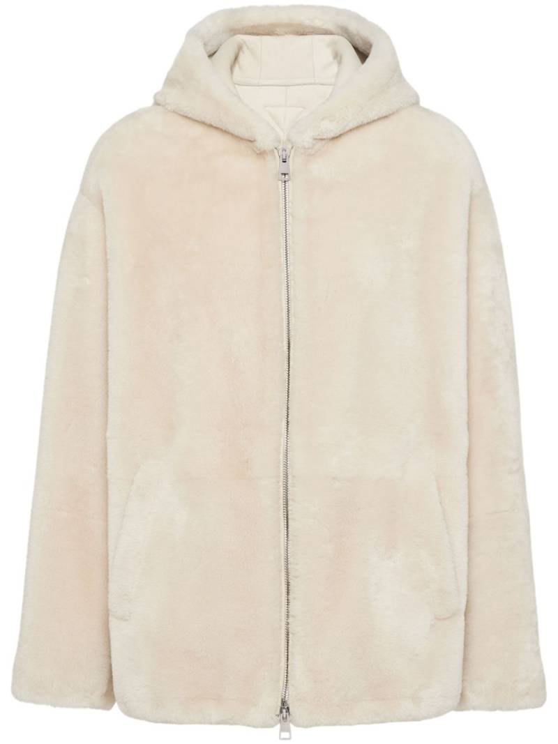 Prada hooded shearling jacket - Neutrals von Prada