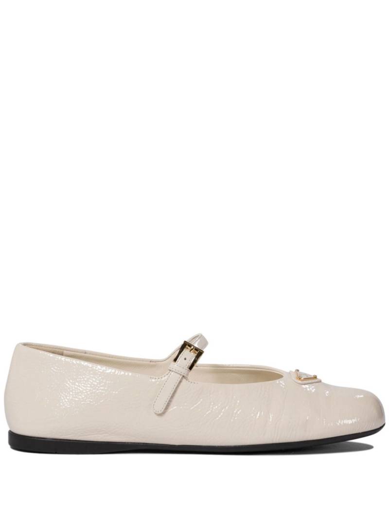 Prada patent ballet flats - White von Prada