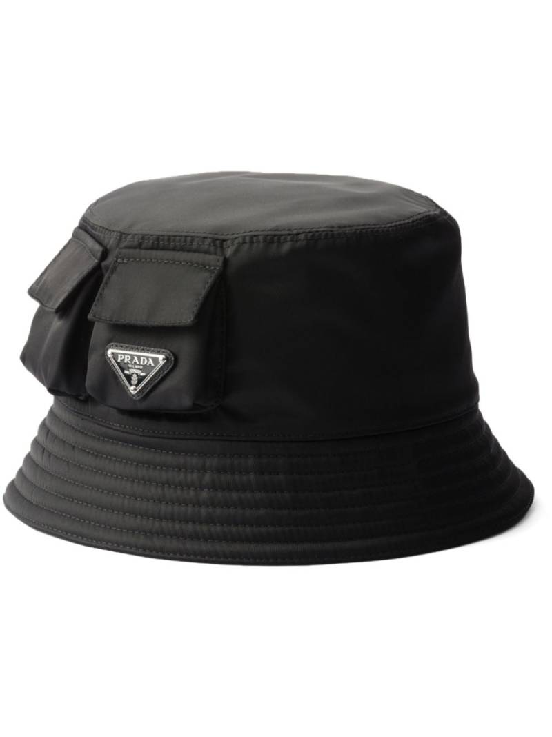 Prada triangle-logo bucket hat - Black von Prada