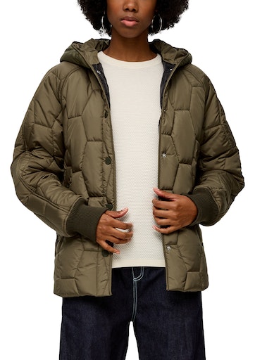 QS Outdoorjacke, mit Kapuze, mit Druckknopfverschluss QS Outdoorjacke, mit Kapuze, mit Druckknopfverschluss von QS