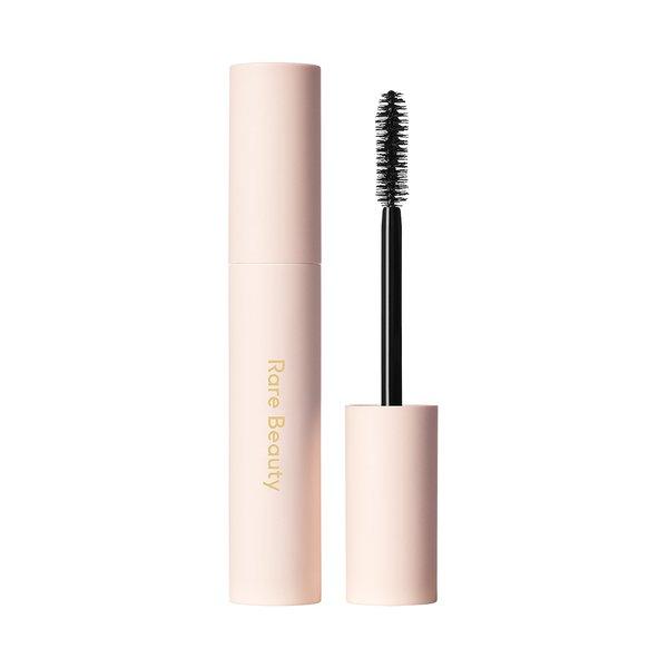 RARE BEAUTY - Perfect strokes universal Volumenmascara 13.5 ml von RARE BEAUTY