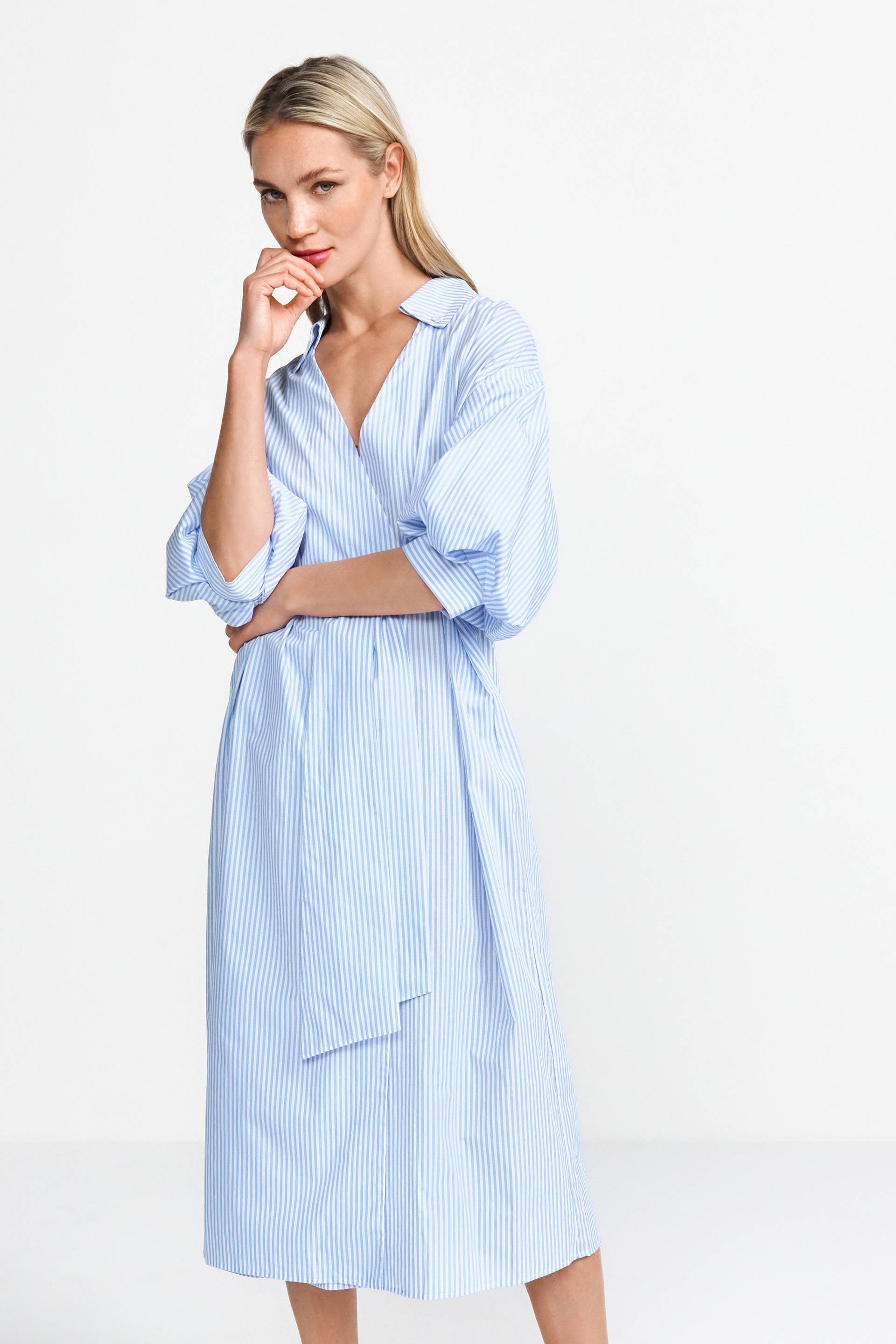RICHROYAL Blusenkleid, Mit überschnittener Schulter und Button-Down-Kragen; gestreift RICHROYAL Blusenkleid, Mit überschnittener Schulter und Button-Down-Kragen; gestreift von RICHROYAL