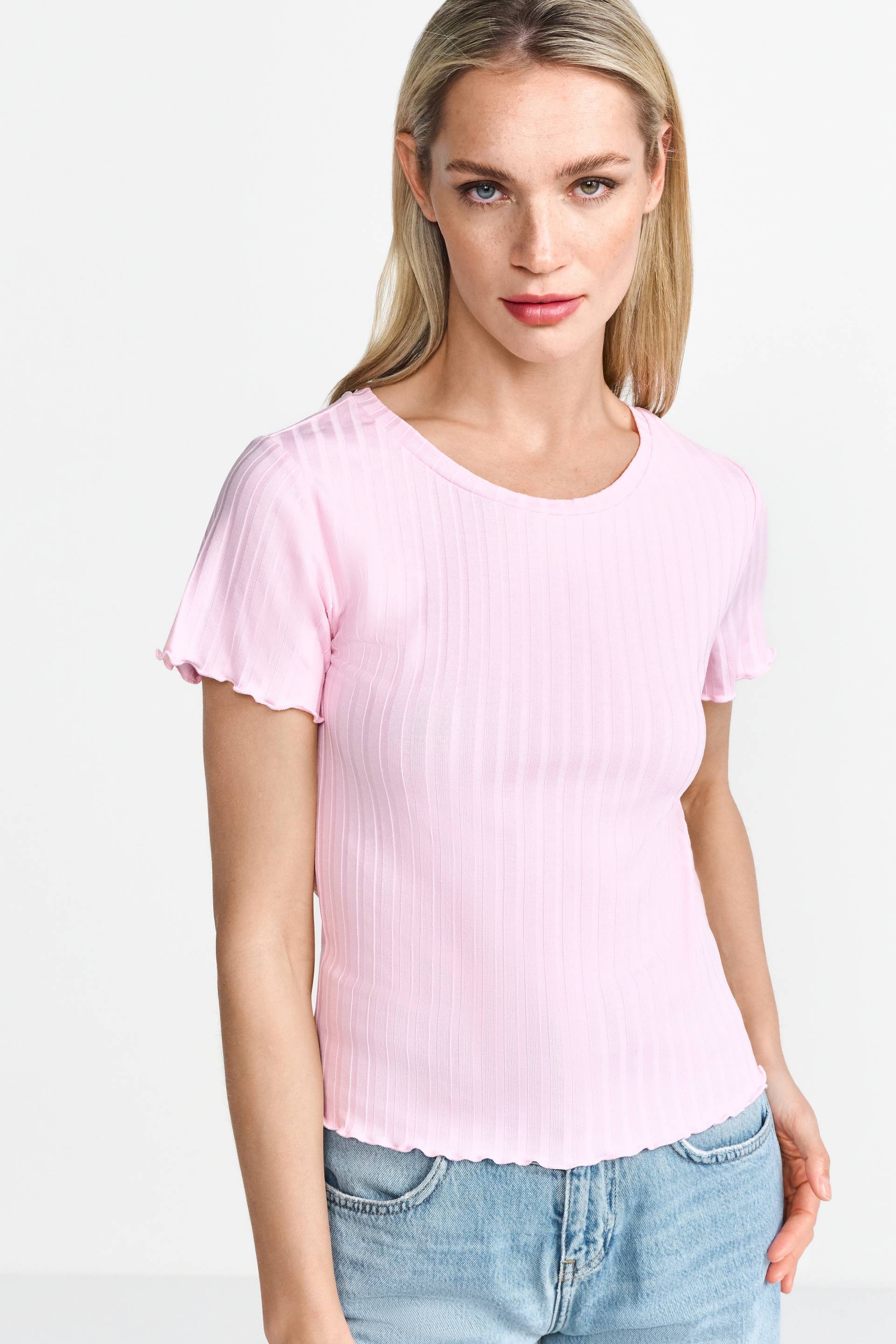 RICHROYAL Kurzarmshirt, Mit gewelltem Saum an Rumpf und Ärmeln RICHROYAL Kurzarmshirt, Mit gewelltem Saum an Rumpf und Ärmeln von RICHROYAL