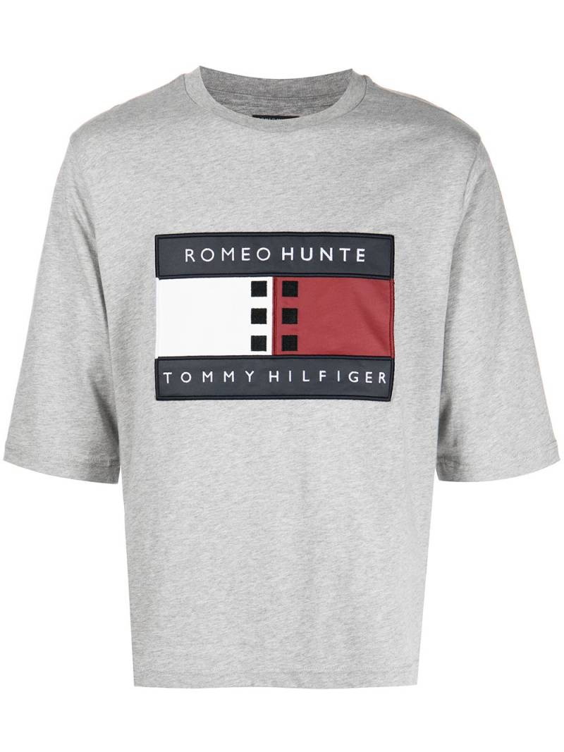 ROMEO HUNTE x Tommy Hilfiger T-shirt - Grey von ROMEO HUNTE