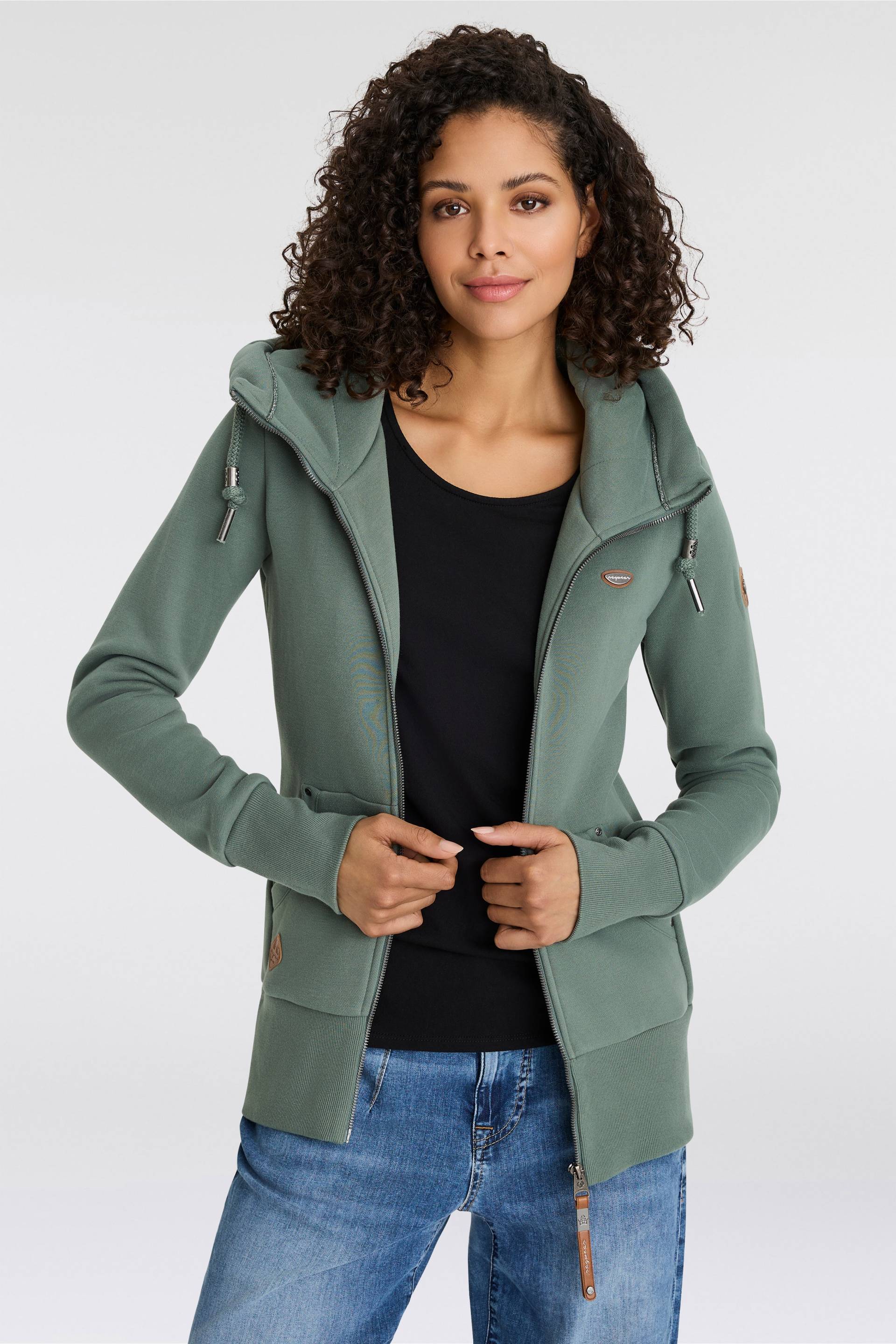 Ragwear Sweatjacke »NESKA ZIP O«, mit extra breiten Bündchen Ragwear Sweatjacke »NESKA ZIP O«, mit extra breiten Bündchen von Ragwear