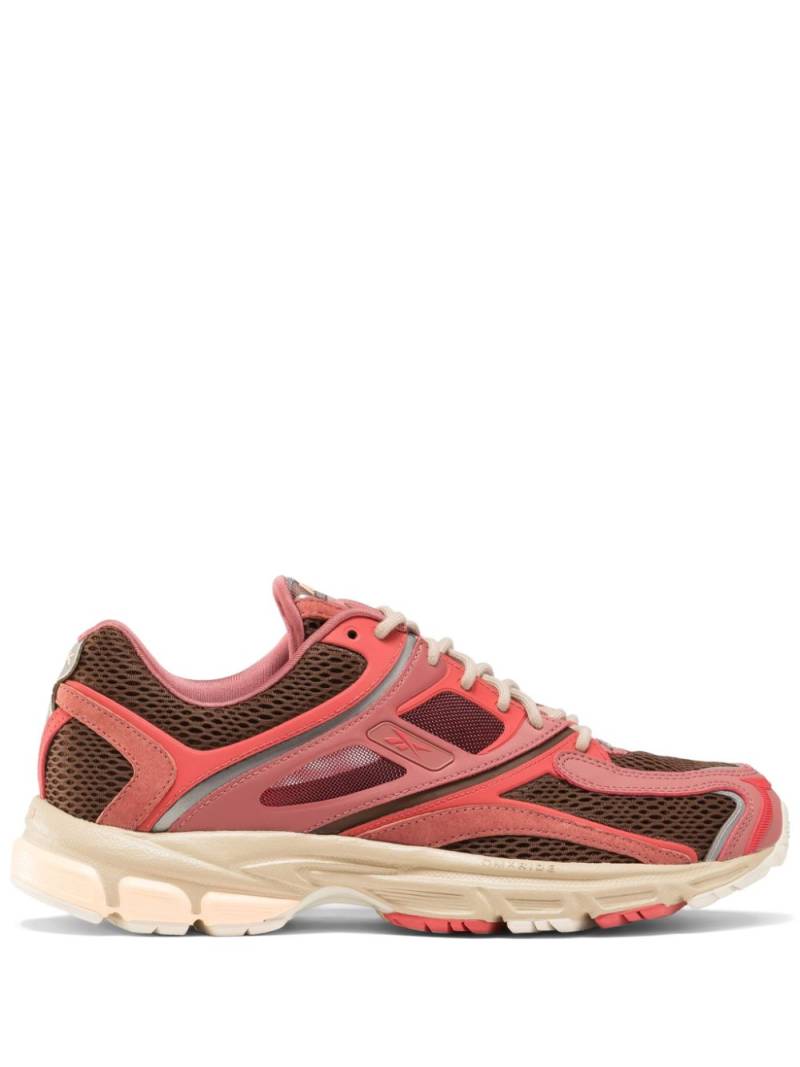 Reebok Premier Trinity KFS panelled sneakers - Pink von Reebok