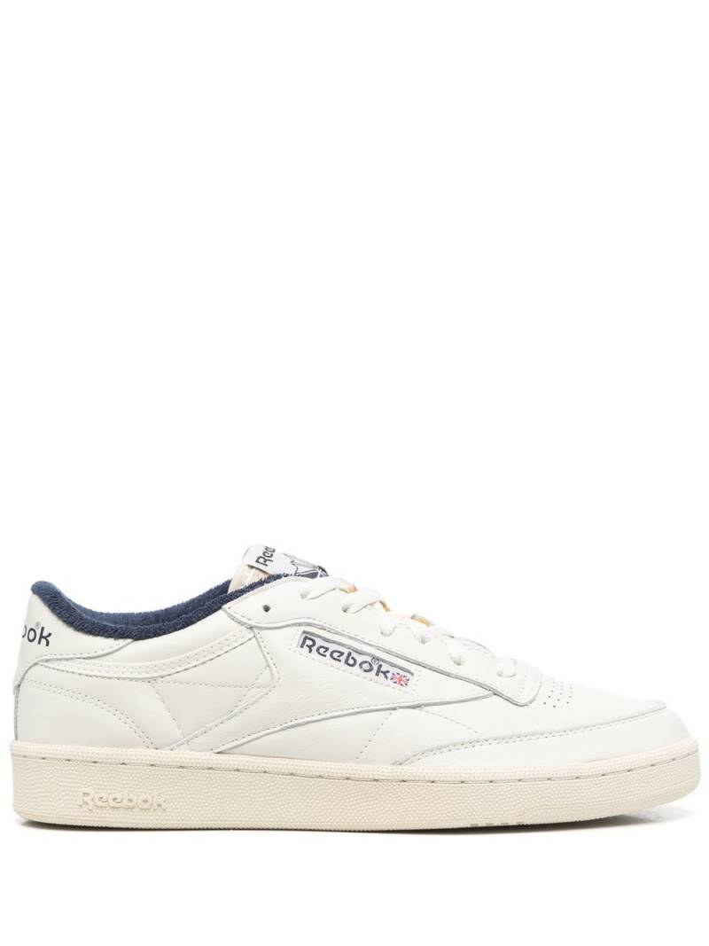 Reebok logo-patch low-top sneakers - White von Reebok