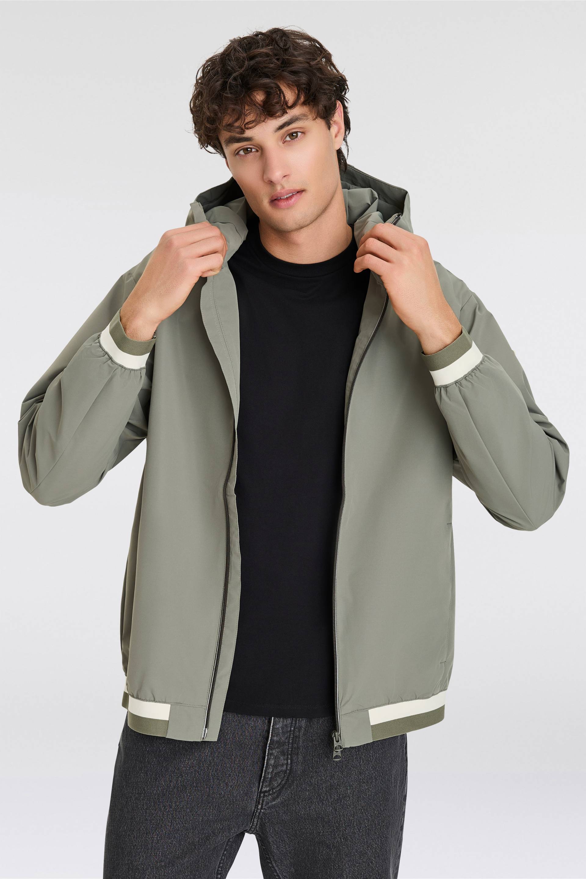 Replay Outdoorjacke, mit Kapuze, mit praktischer Kapuze Replay Outdoorjacke, mit Kapuze, mit praktischer Kapuze von Replay