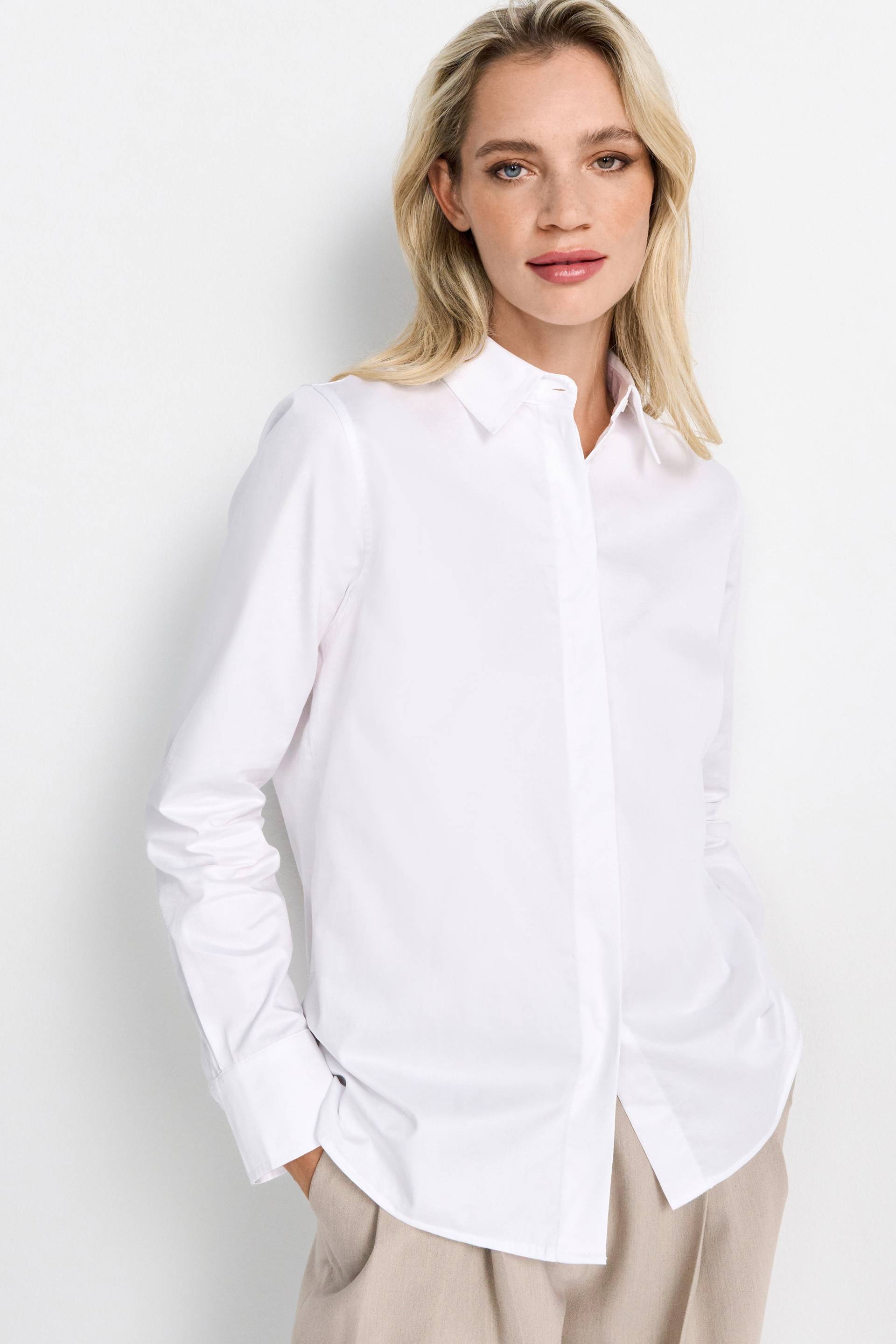 Rich & Royal Klassische Bluse, Mit Markenlabel am Rücken von Rich & Royal