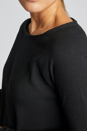 Rich & Royal Langarmshirt »2409 O HJ LS«, mit offener Ausschnittkante und Saum Rich & Royal Langarmshirt »2409 O HJ LS«, mit offener Ausschnittkante und Saum von Rich & Royal