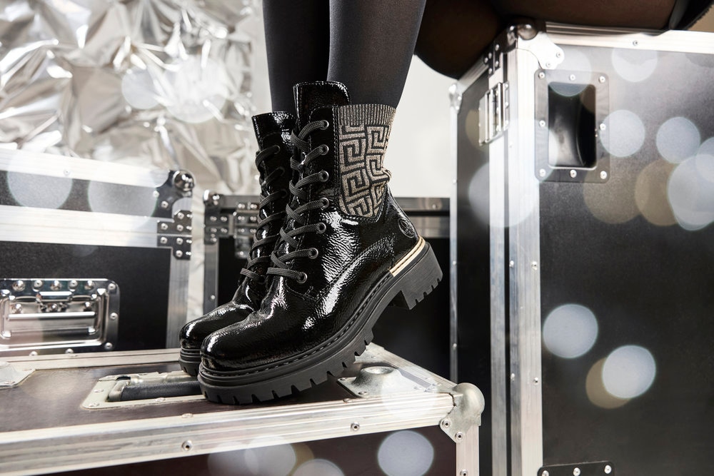 Rieker Schnürboots, Stiefelette, Blockabsatz, mit Textileinsatz am Schaft Rieker Schnürboots, Stiefelette, Blockabsatz, mit Textileinsatz am Schaft von Rieker