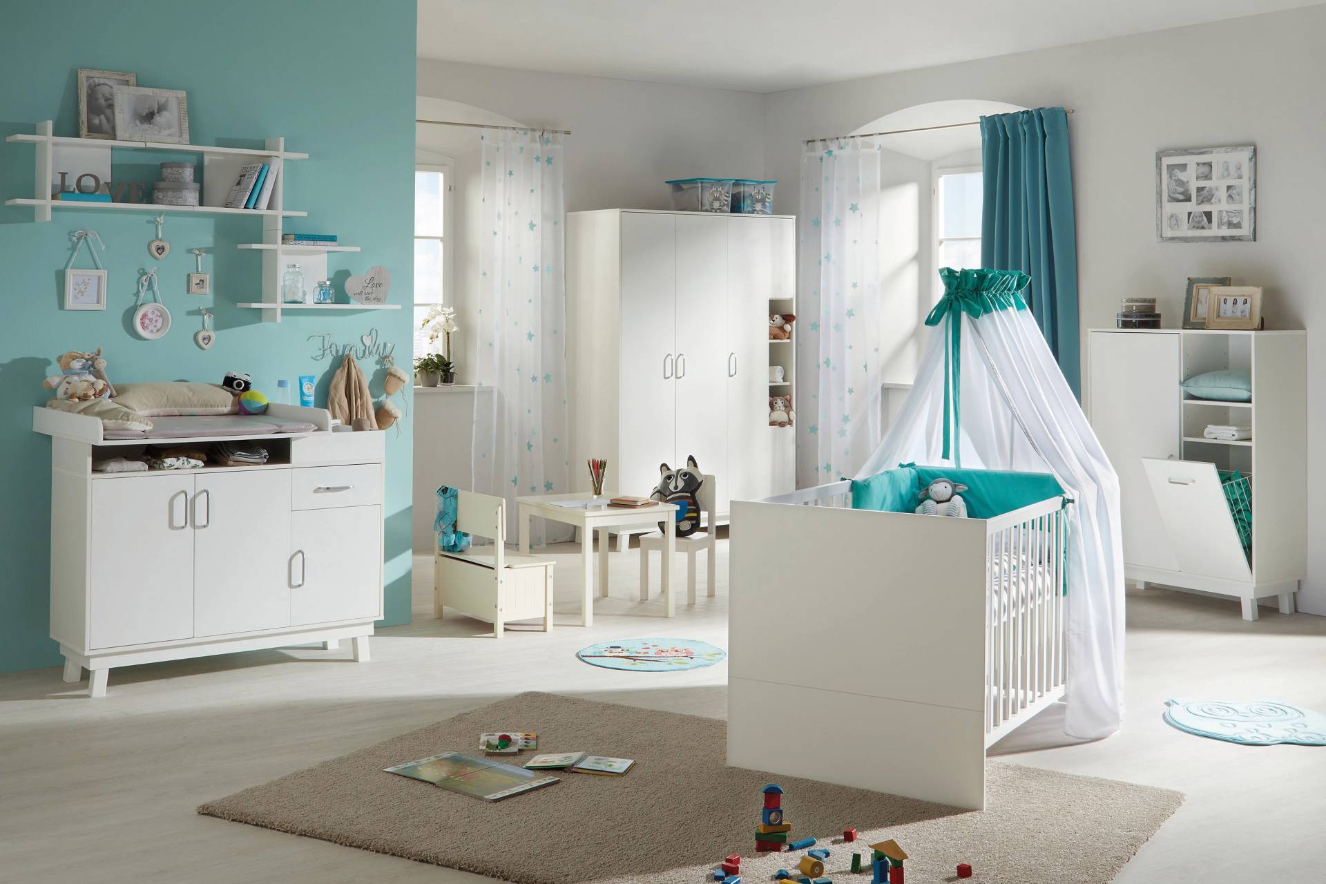 roba® Babyzimmer-Komplettset »Nordic, weiss«, (Set, 3 tlg., Kinderbett, Wickelkommode, Kleiderschrank), Kinderbett, Wickelkommode und 3-trg. Kleiderschrank; Made in Europe von Roba®