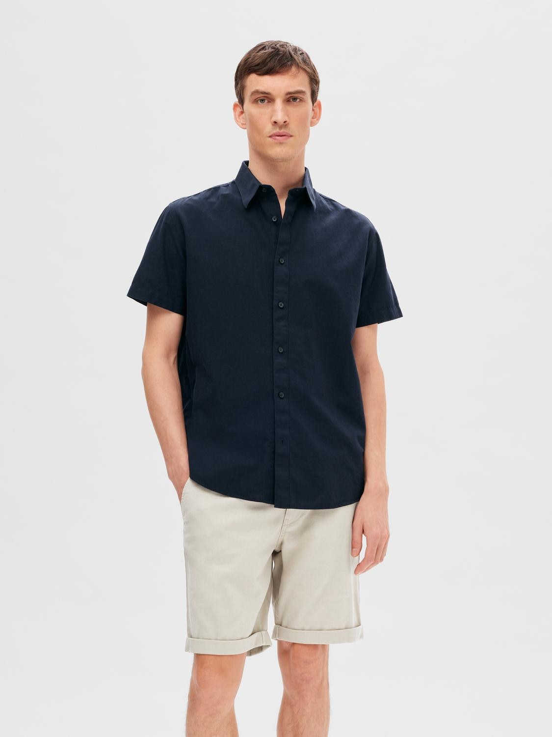 SELECTED HOMME Kurzarmhemd »SLHREG-SUN SHIRT SS NOOS« SELECTED HOMME Kurzarmhemd »SLHREG-SUN SHIRT SS NOOS« von SELECTED HOMME