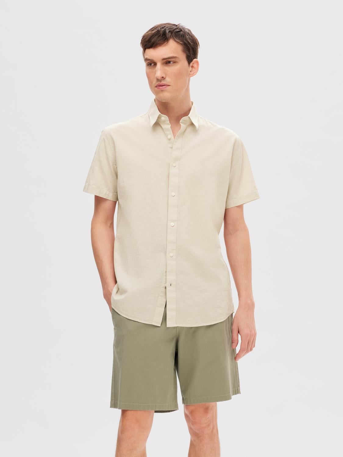 SELECTED HOMME Kurzarmhemd »SLHREG-SUN SHIRT SS NOOS« SELECTED HOMME Kurzarmhemd »SLHREG-SUN SHIRT SS NOOS« von SELECTED HOMME