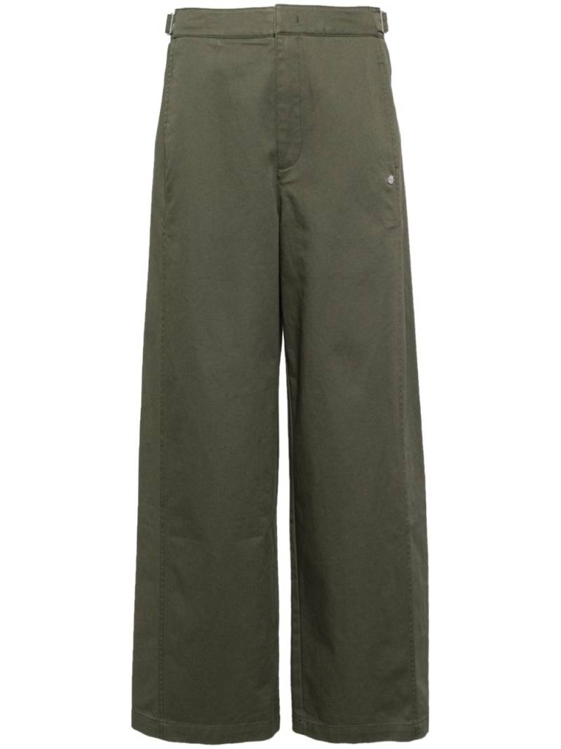 SPORT b. by agnès b. dinosaur plaque straight trousers - Green von SPORT b. by agnès b.