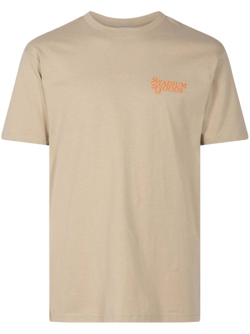 STADIUM GOODS® Howard Street Store "Sand" T-shirt - Neutrals von STADIUM GOODS®