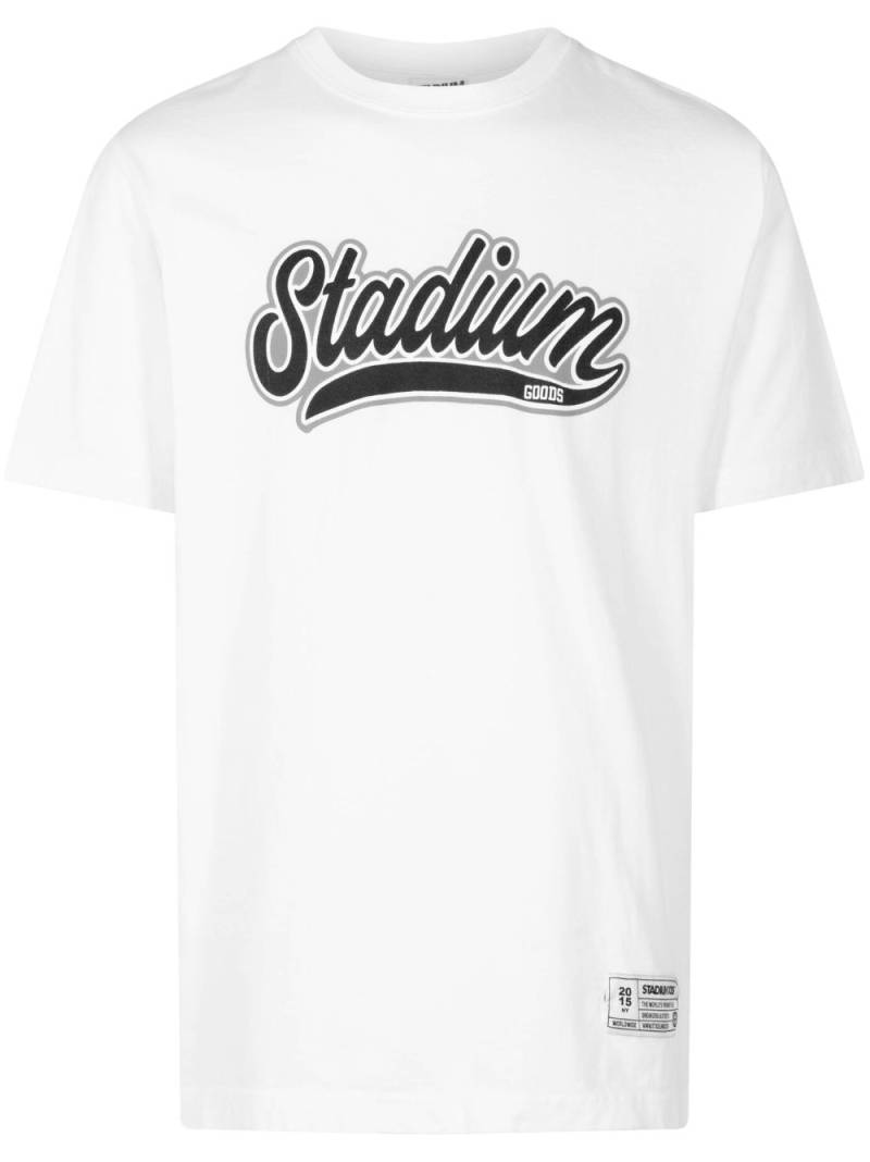 STADIUM GOODS® Script Logo "White" T-shirt von STADIUM GOODS®