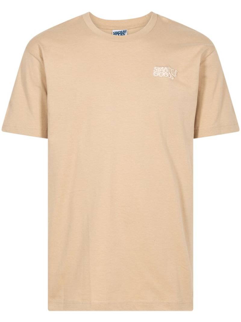 STADIUM GOODS® stacked logo "Tonal Sand" T-shirt - Neutrals von STADIUM GOODS®