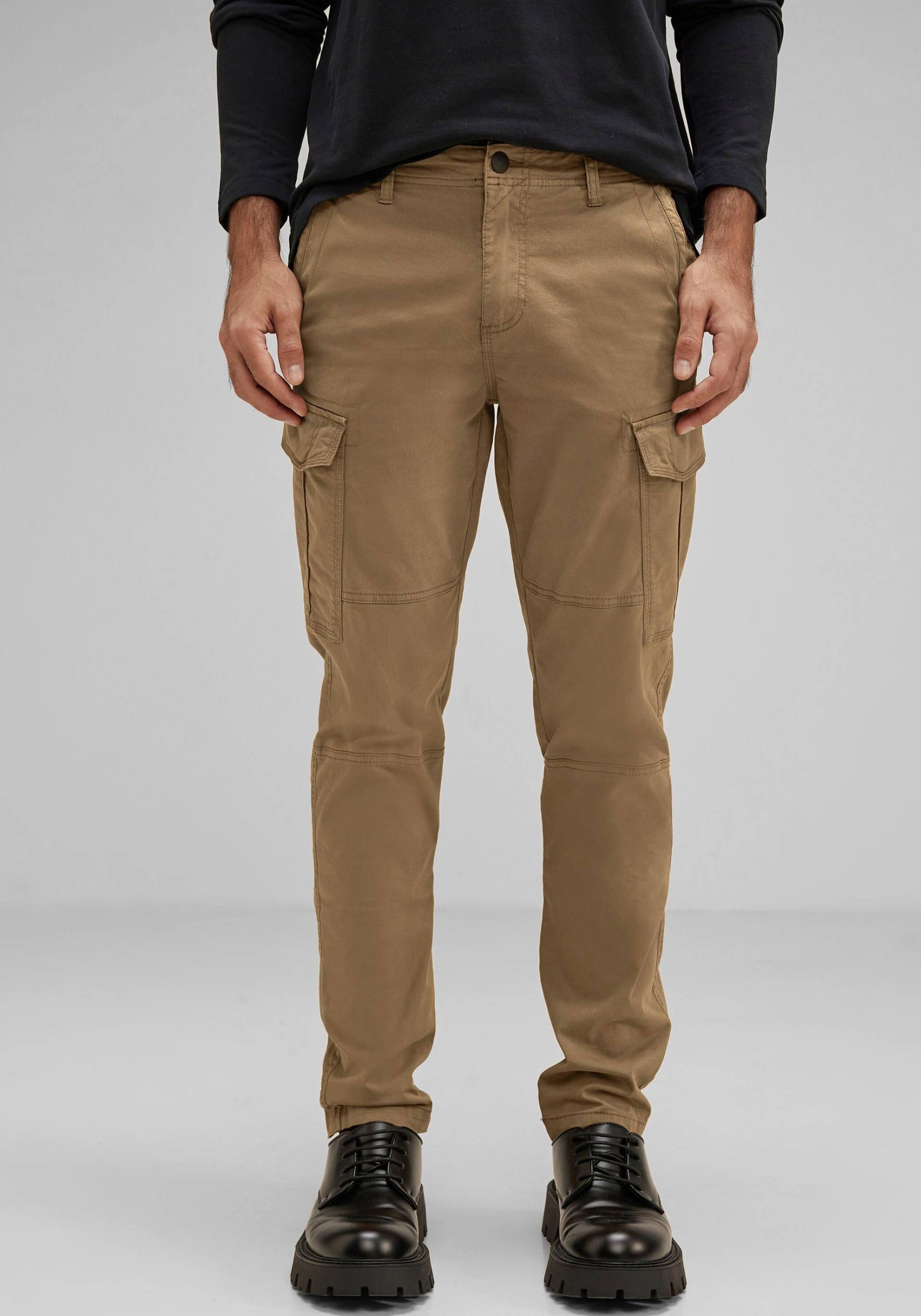 STREET ONE MEN Cargohose, mit grossen Seitentaschen und schmalem Bein von STREET ONE MEN