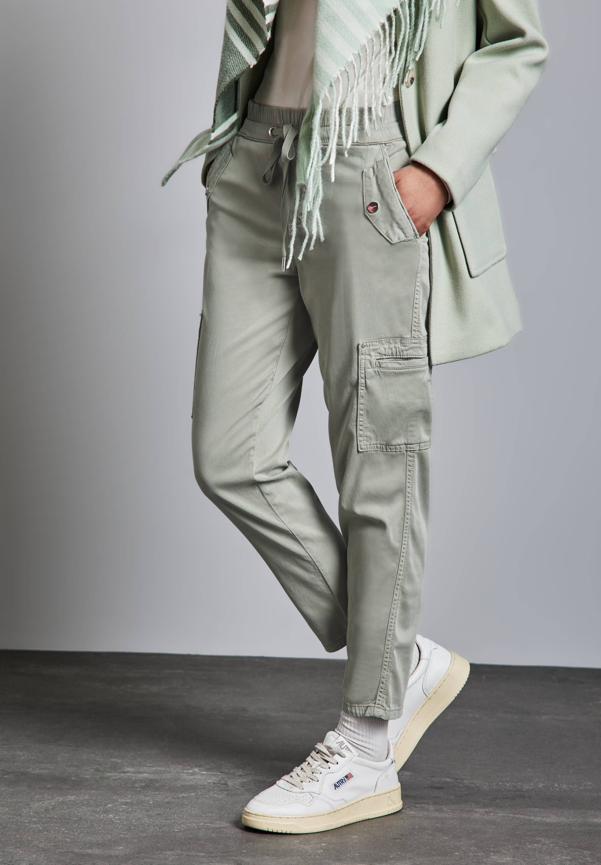 STREET ONE Cargohose »BONNY«, mit Taschen von STREET ONE