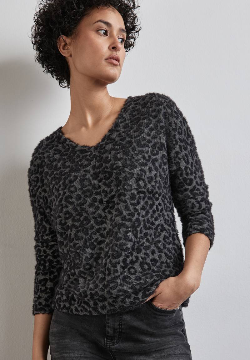 STREET ONE Langarmshirt, mit flauschigem Leomuster von STREET ONE