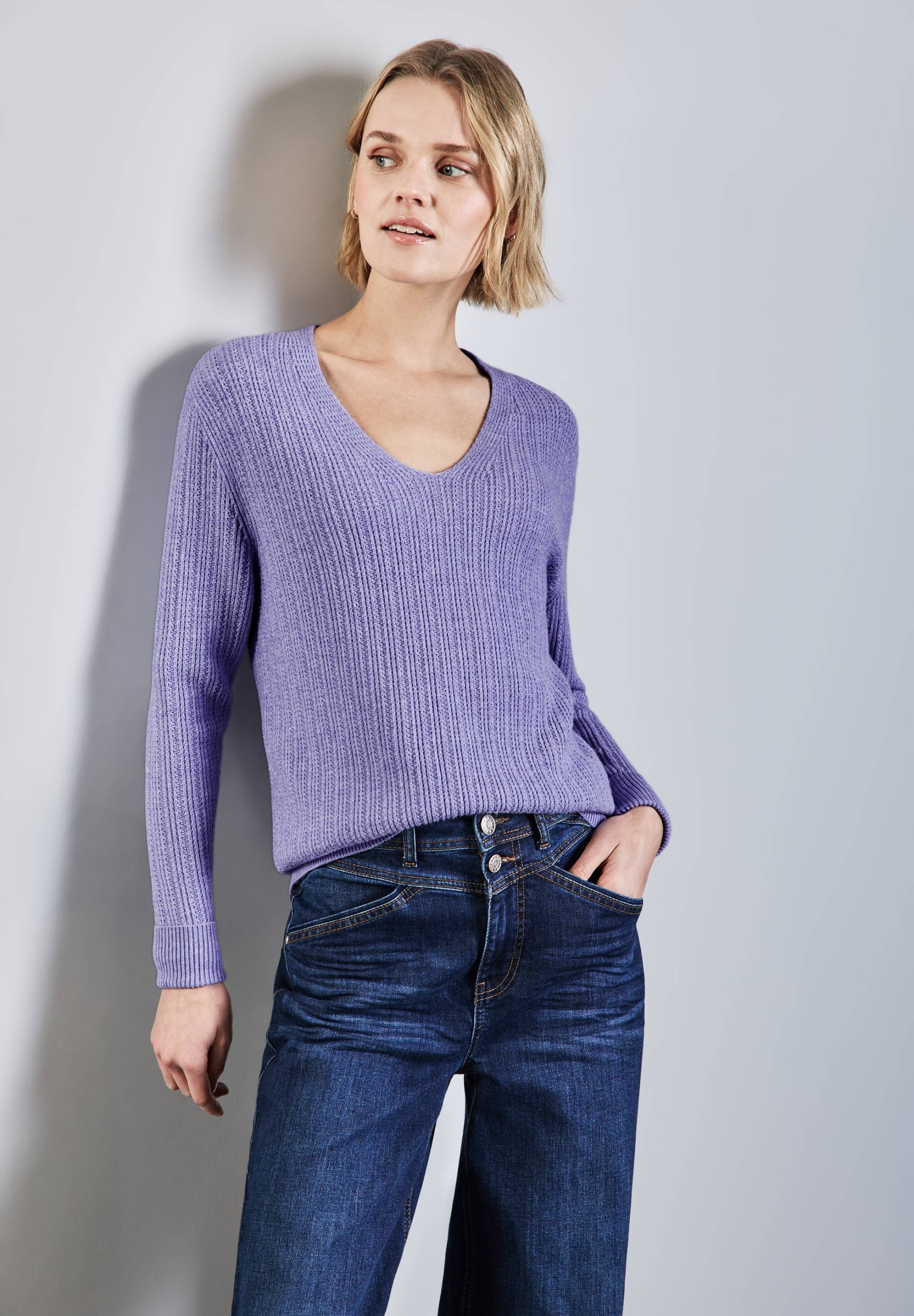 STREET ONE V-Ausschnitt-Pullover, mit Rippstruktur STREET ONE V-Ausschnitt-Pullover, mit Rippstruktur von STREET ONE