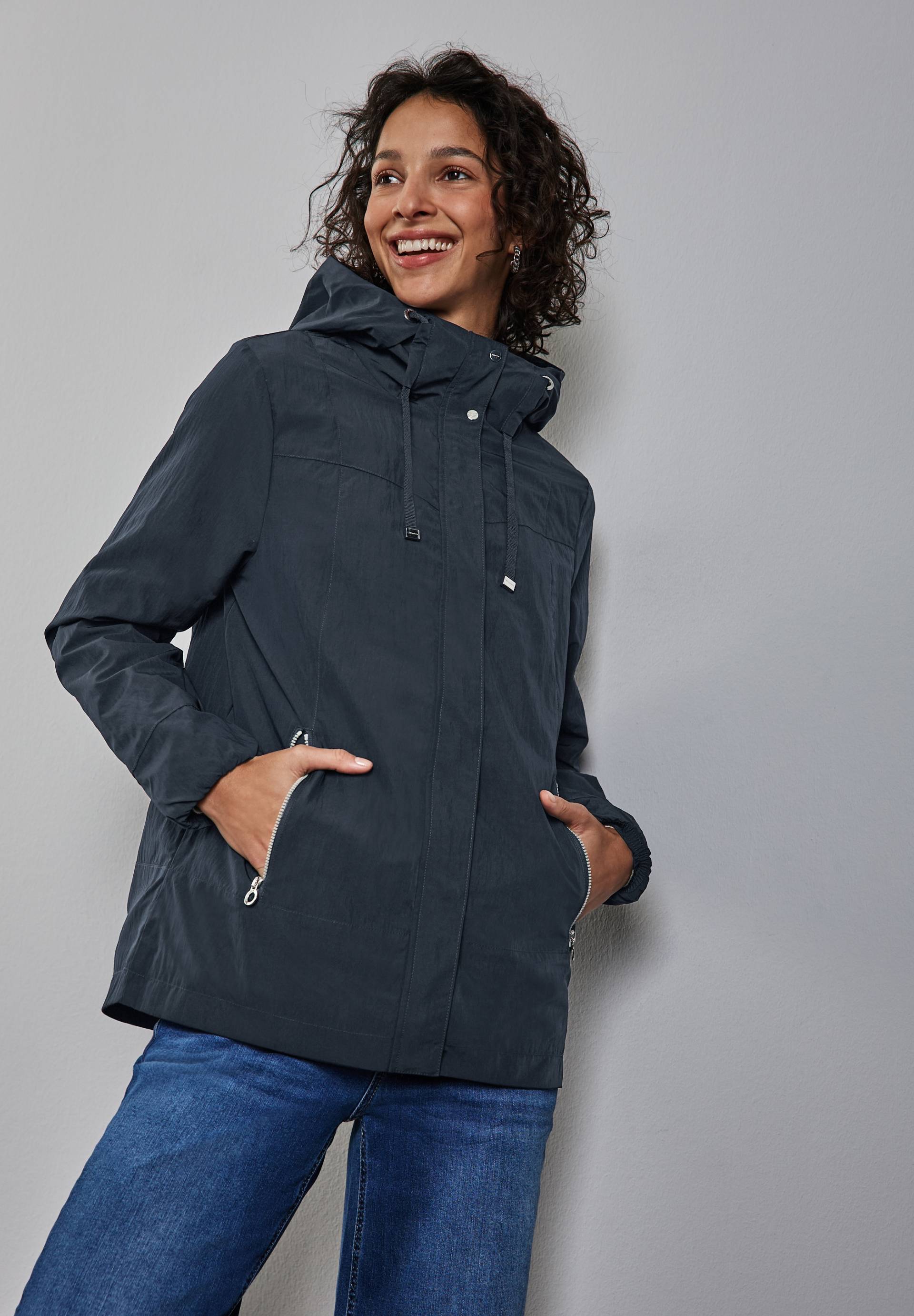 STREET ONE Windbreaker, mit Kapuze, mit Logo Stickerei STREET ONE Windbreaker, mit Kapuze, mit Logo Stickerei von STREET ONE