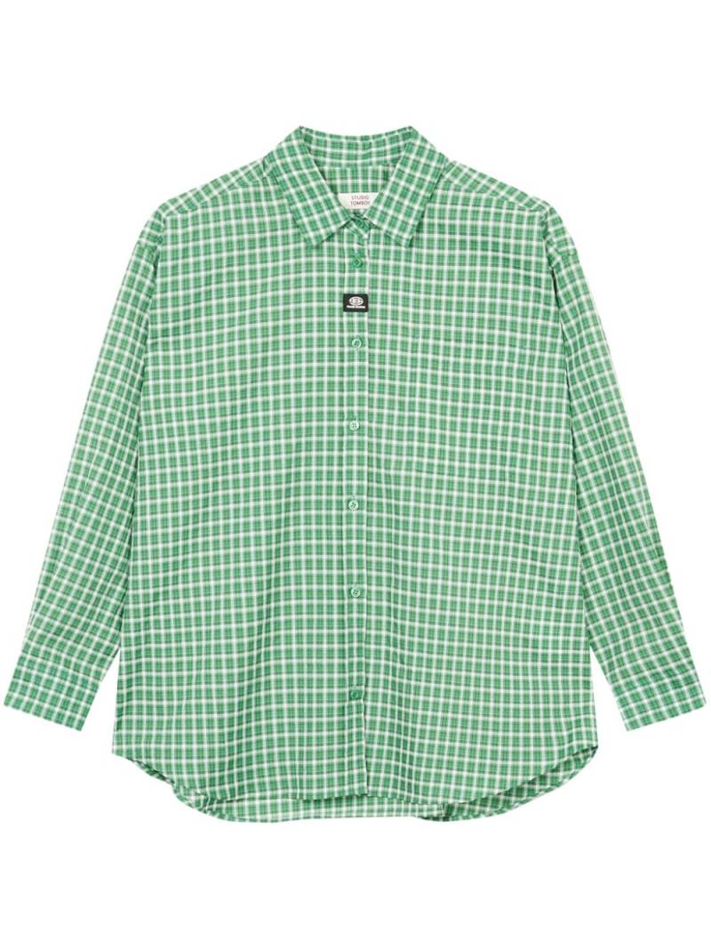 STUDIO TOMBOY logo-appliqué check-pattern shirt - Green von STUDIO TOMBOY