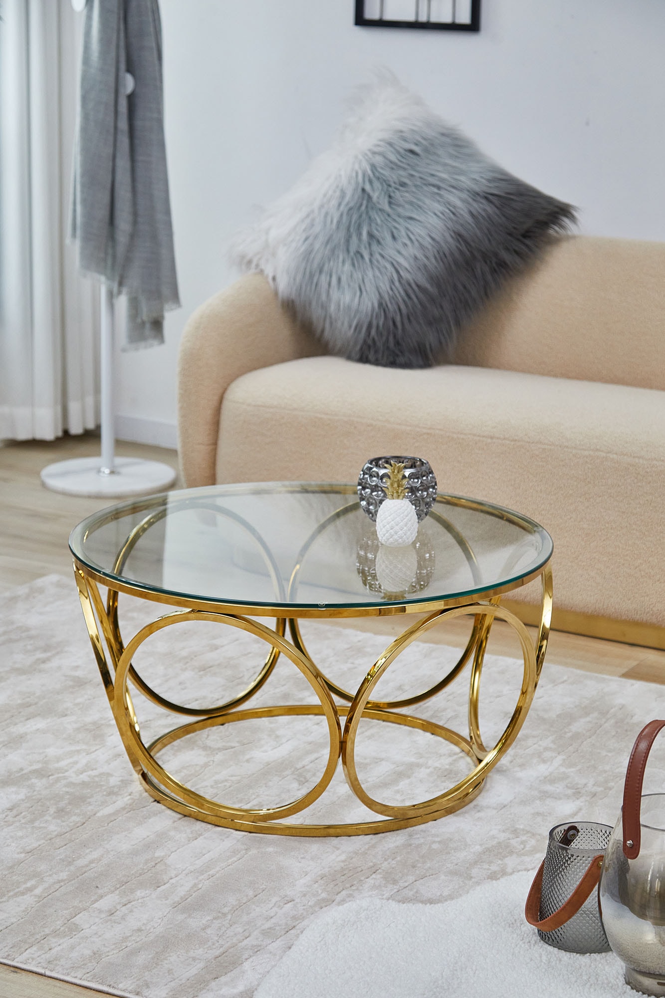 SalesFever Couchtisch, mit Design-Gestell aus Stainless Steel SalesFever Couchtisch, mit Design-Gestell aus Stainless Steel von SalesFever